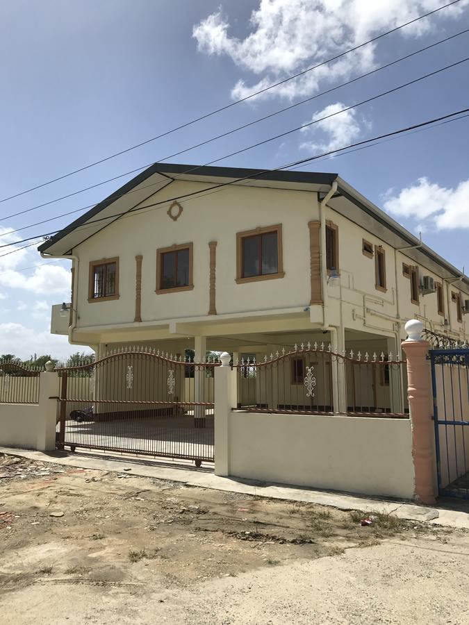 Studio 27 Inn Piarco Εξωτερικό φωτογραφία